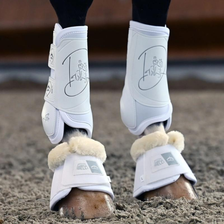 Dressurgamaschen Absolute Front Klettverschluss Weiß in der Gruppe Pferdezubehör & Pferdebedarf / Beinschutz & Hufschutz  / Arbeitsgamaschen & Dressurgamaschen bei Equinest (21020192Vi_r)