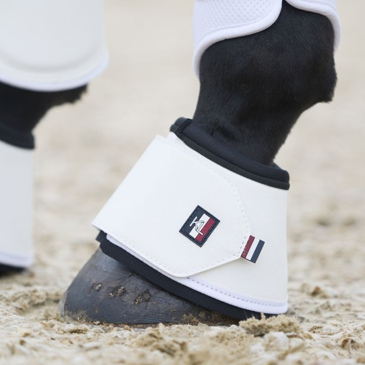 Hufglocken Classic Weiß in der Gruppe Pferdezubehör & Pferdebedarf / Beinschutz & Hufschutz  / Hufglocken bei Equinest (3153161131012WH_r)