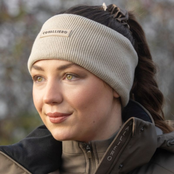 Stirnband Knitted Fleece Beige  in der Gruppe Reitbekleidung / Accessoires bei Equinest (3233048BE-Onesize)