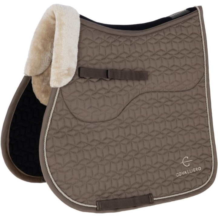 Spring-Schabracke Soft Braun in der Gruppe Pferdezubehör & Pferdebedarf / Schabracken / Springschabracken & Vielseitigkeitsschabracken bei Equinest (3233131BR_r)