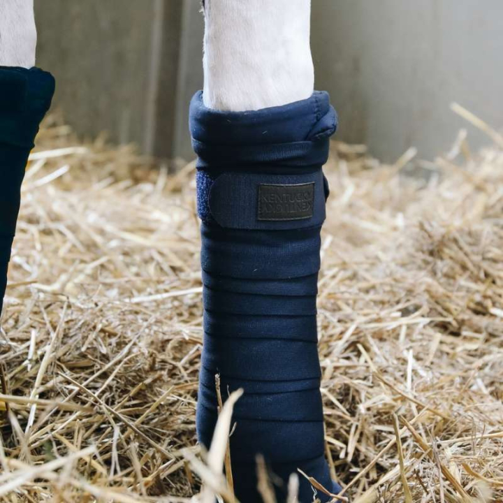 Stallbandagen Schmutzabweisend 4er-Pack Marineblau in der Gruppe Pferdezubehör & Pferdebedarf / Beinschutz & Hufschutz  / Bandagen bei Equinest (42109MA)