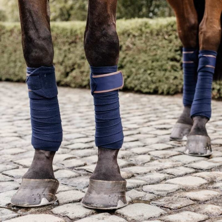 Polar Fleecebandagen 4er-Pack Marineblau in der Gruppe Pferdezubehör & Pferdebedarf / Beinschutz & Hufschutz  / Bandagen bei Equinest (42111MA)