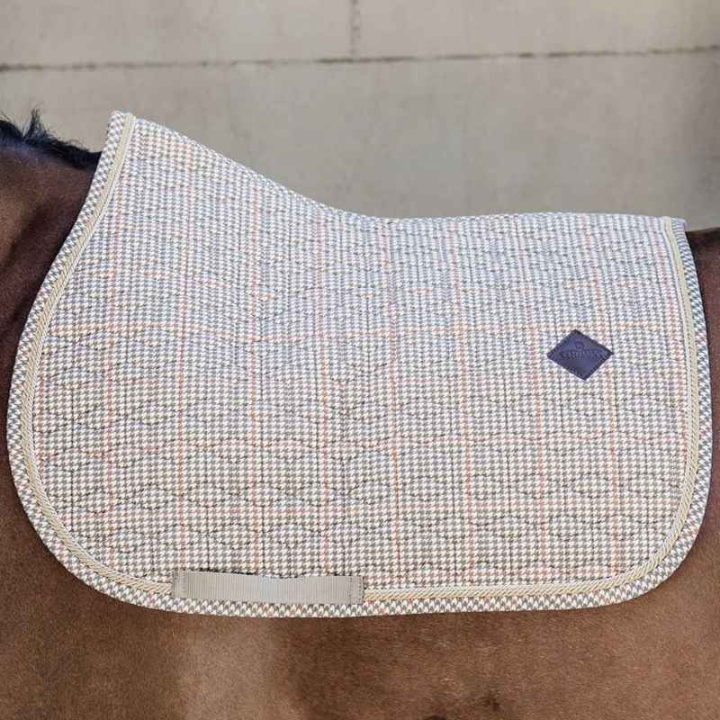 Schabracke Pied-de-Poule Beige in der Gruppe Pferdezubehör & Pferdebedarf / Schabracken / Springschabracken & Vielseitigkeitsschabracken bei Equinest (4258532SJBE_r)