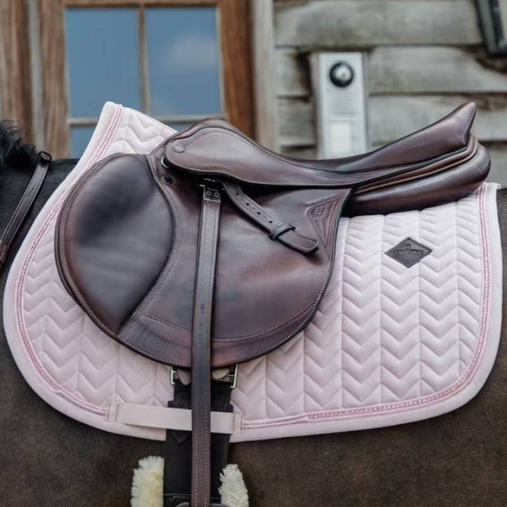 Schabracke Velvet Pearls Rosa Full in der Gruppe Pferdezubehör & Pferdebedarf / Schabracken / Springschabracken & Vielseitigkeitsschabracken bei Equinest (42590Rs_r)