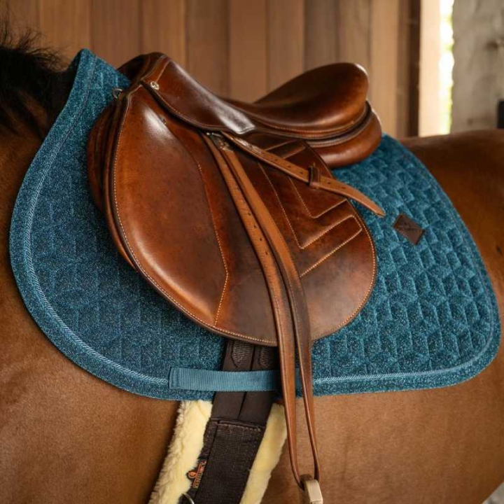 Schabracke Full Sparkling Marineblau in der Gruppe Pferdezubehör & Pferdebedarf / Schabracken / Springschabracken & Vielseitigkeitsschabracken bei Equinest (4269903SJNA_r)