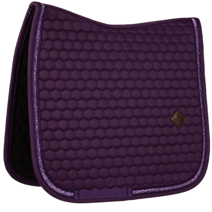 Dressurschabracke Glitter Band Lila in der Gruppe Pferdezubehör & Pferdebedarf / Schabracken / Dressurschabracken bei Equinest (4273075DRPU_r)