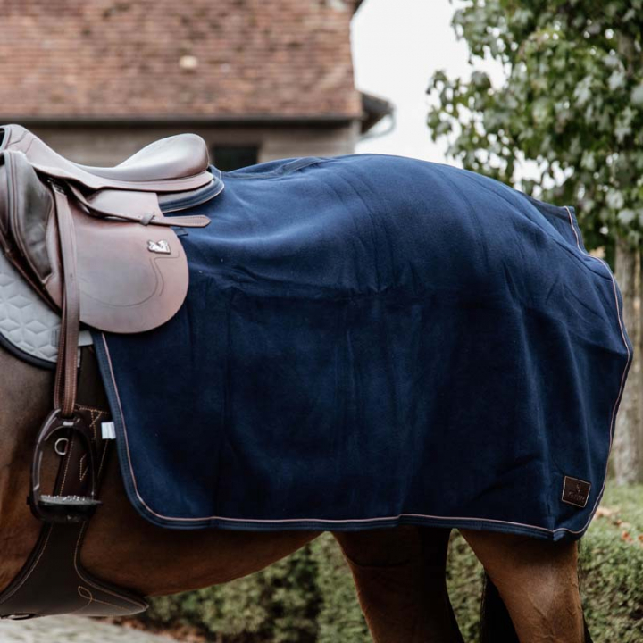 Nierendecke Fleece Heavy Marineblau in der Gruppe Pferdedecken / Ausreitdecken & Nierendecken bei Equinest (52208Ma_r)