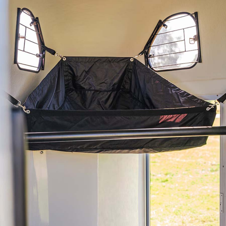 Heunetz HS Triangle Schwarz in der Gruppe Stall & Weide / Stallzubehör / Heunetze & Heutaschen bei Equinest (603672BA)