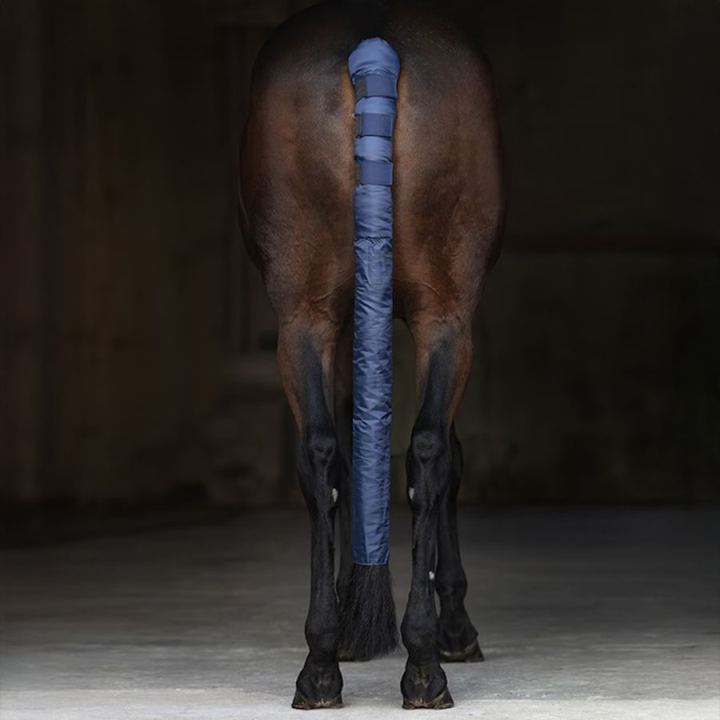 Schweifschoner mit Tasche HS Marineblau in der Gruppe Pferdezubehör & Pferdebedarf / Zubehör / Schweifschoner bei Equinest (769002NA)