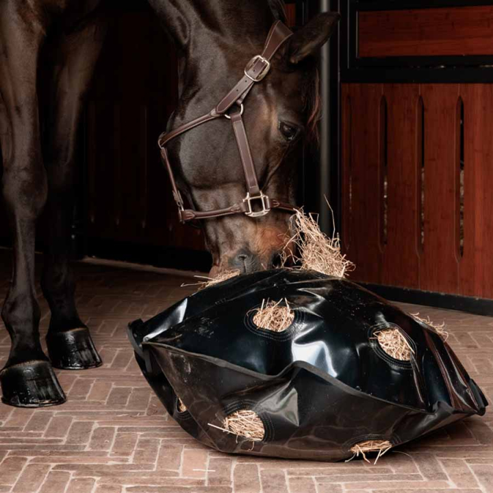 Heunetz Play & Haybag Slowfeeder Round Schwarz in der Gruppe Stall & Weide / Stallzubehör / Heunetze & Heutaschen bei Equinest (8222701LBA_r)