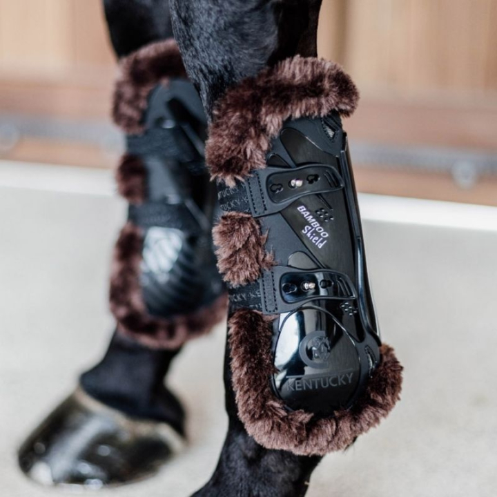 Springgamachen Vegan Sheepskin Bamboo Elastic Schwarz/Braun in der Gruppe Pferdezubehör & Pferdebedarf / Beinschutz & Hufschutz / Springgamaschen bei Equinest (88102BABR_r)