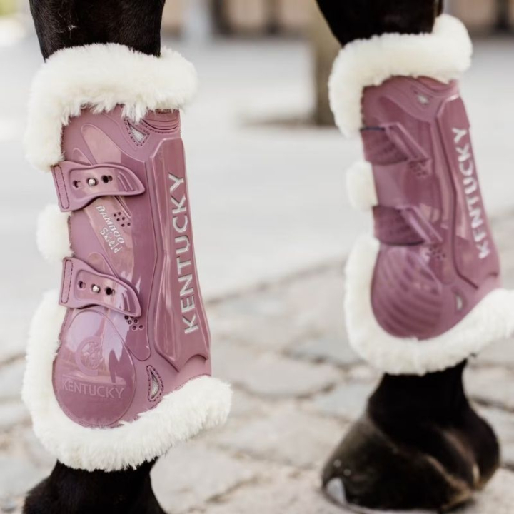 Springgamachen Vegan Sheepskin Bamboo Elastic Altrosa in der Gruppe Pferdezubehör & Pferdebedarf / Beinschutz & Hufschutz  / Springgamaschen bei Equinest (88102OPI_r)