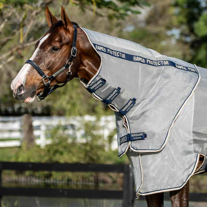 Halsstück Rambo Protector Silber/Grau in der Gruppe Pferdedecken / Fliegendecken & Ekzemerdecken bei Equinest (AFAPWNIBWSIGR_r)