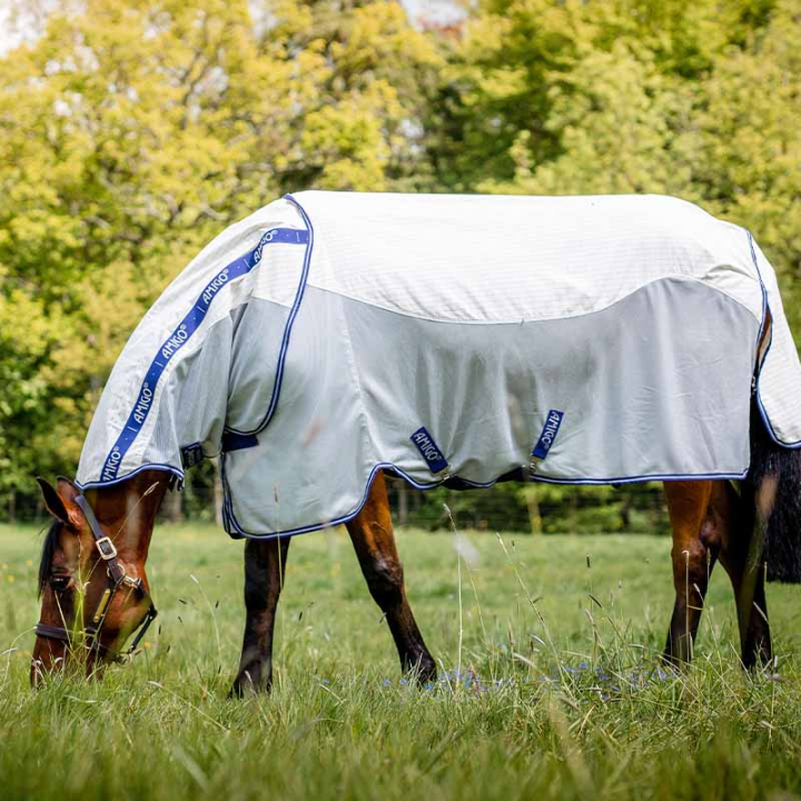 Fliegen- und Sommerdecke Amigo Airflow Plus Weiß/Grau/Blau in der Gruppe Pferdedecken / Fliegendecken & Ekzemerdecken bei Equinest (AFRP9AB5WHGRBL_r)