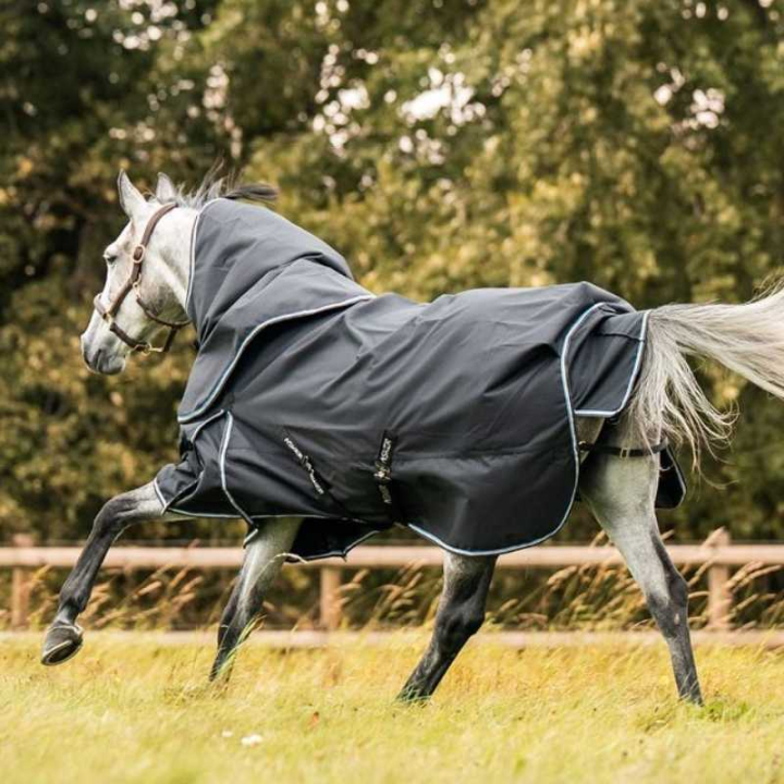 Regendecke mit Halsteil Turnout Plus 50g 1200D Schwarz in der Gruppe Pferdedecken / Outdoordecken / Regendecken bei Equinest (AS005701115BA_r)
