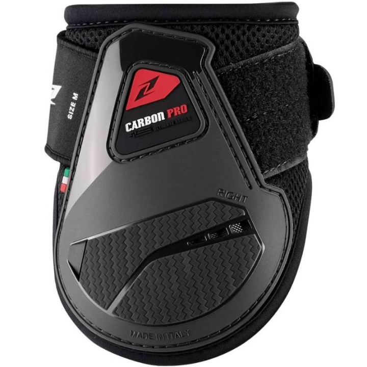 Streichkappen Carbon Pro Young Schwarz in der Gruppe Pferdezubehör & Pferdebedarf / Beinschutz & Hufschutz  / Streichkappen bei Equinest (E1217BKSBKBA_r)