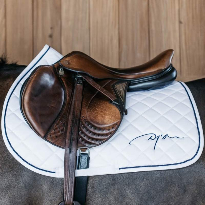 Schabracke Diamond Weiß in der Gruppe Pferdezubehör & Pferdebedarf / Schabracken / Springschabracken & Vielseitigkeitsschabracken bei Equinest (HO22KWHFWH_r)