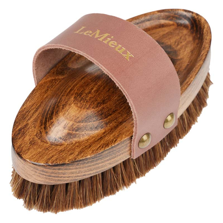 Putzbürste Artisan Soft Speckled Braun in der Gruppe Pflegeprodukte / Pferdebürsten / Kardätschen bei Equinest (IT03795001BR)