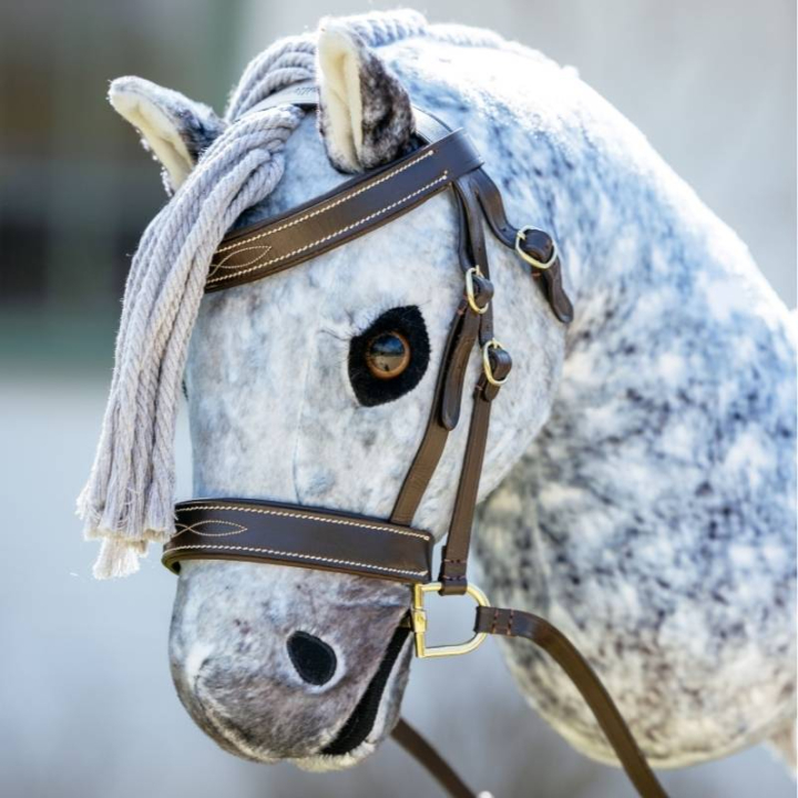 Trense für Steckenpferd Hunter Braun in der Gruppe Steckenpferde & Spielzeugpferde / Zubehör für Steckenpferde bei Equinest (IT062510BR)