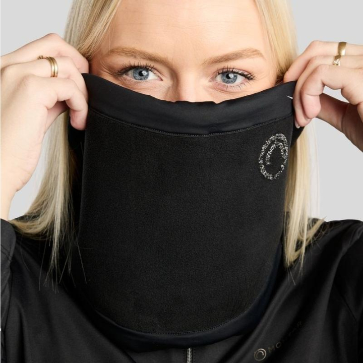 Halskragen MoEllie Fleece Crystals Schwarz in der Gruppe Reitbekleidung / Accessoires / Schals und Kragen bei Equinest (NW26304OSBA)