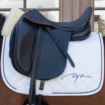Dressurschabracke Skin Friendly Vegan Sheepskin Weiß