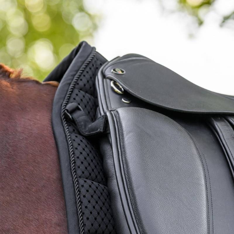 Dressurschabracke Breath Performance Schwarz