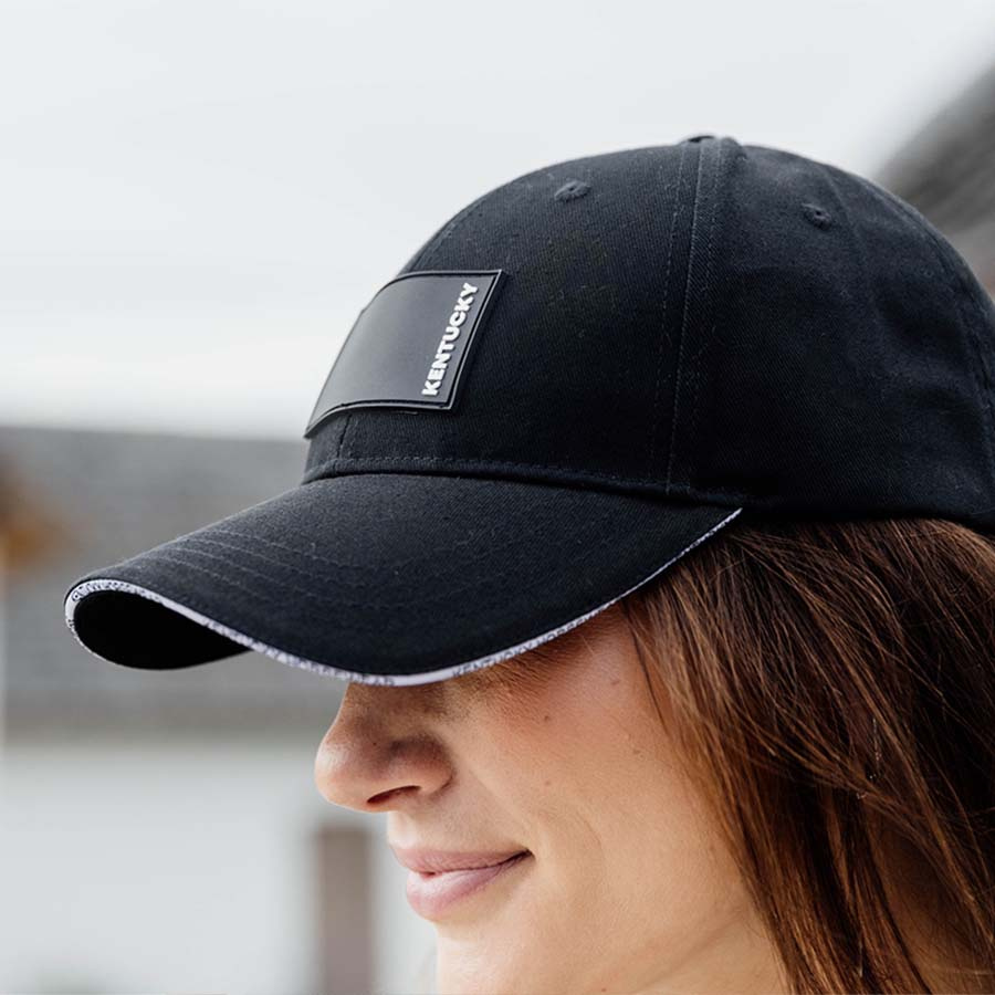 Cap mit Gummilogo Schwarz