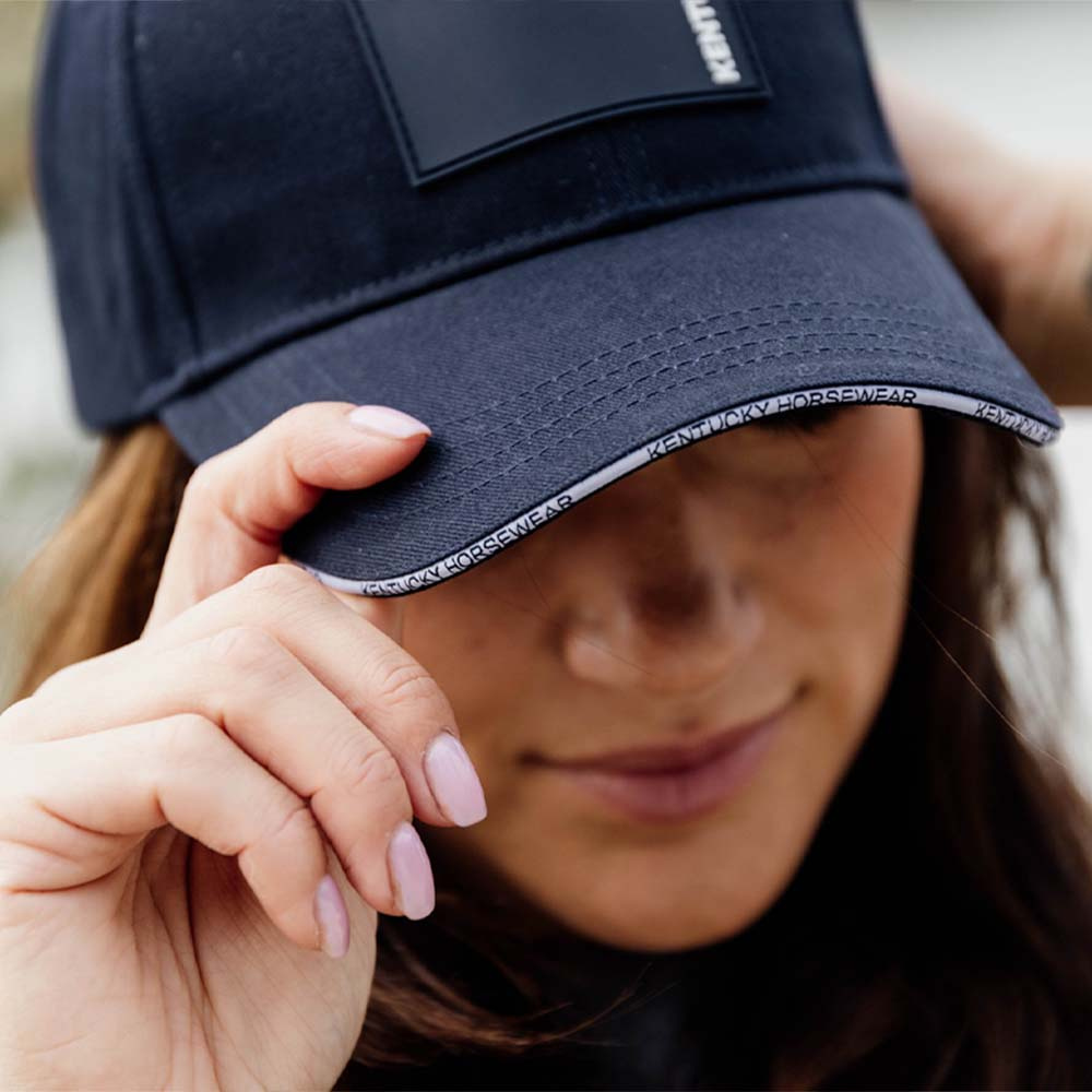 Cap mit Gummilogo Navy