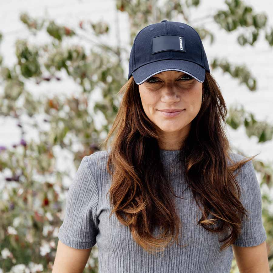 Cap mit Gummilogo Navy