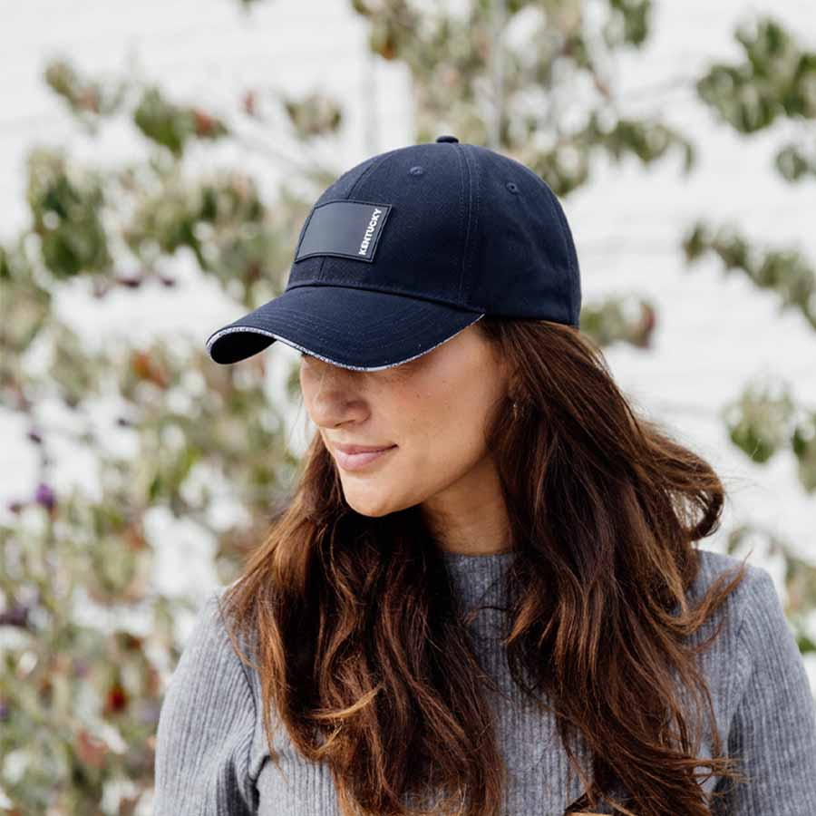 Cap mit Gummilogo Navy
