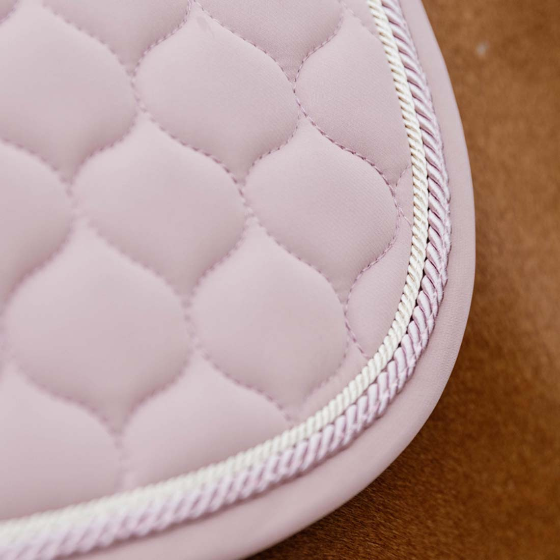 Schabracke Onion Quilt Rubber Logo Blassrosa