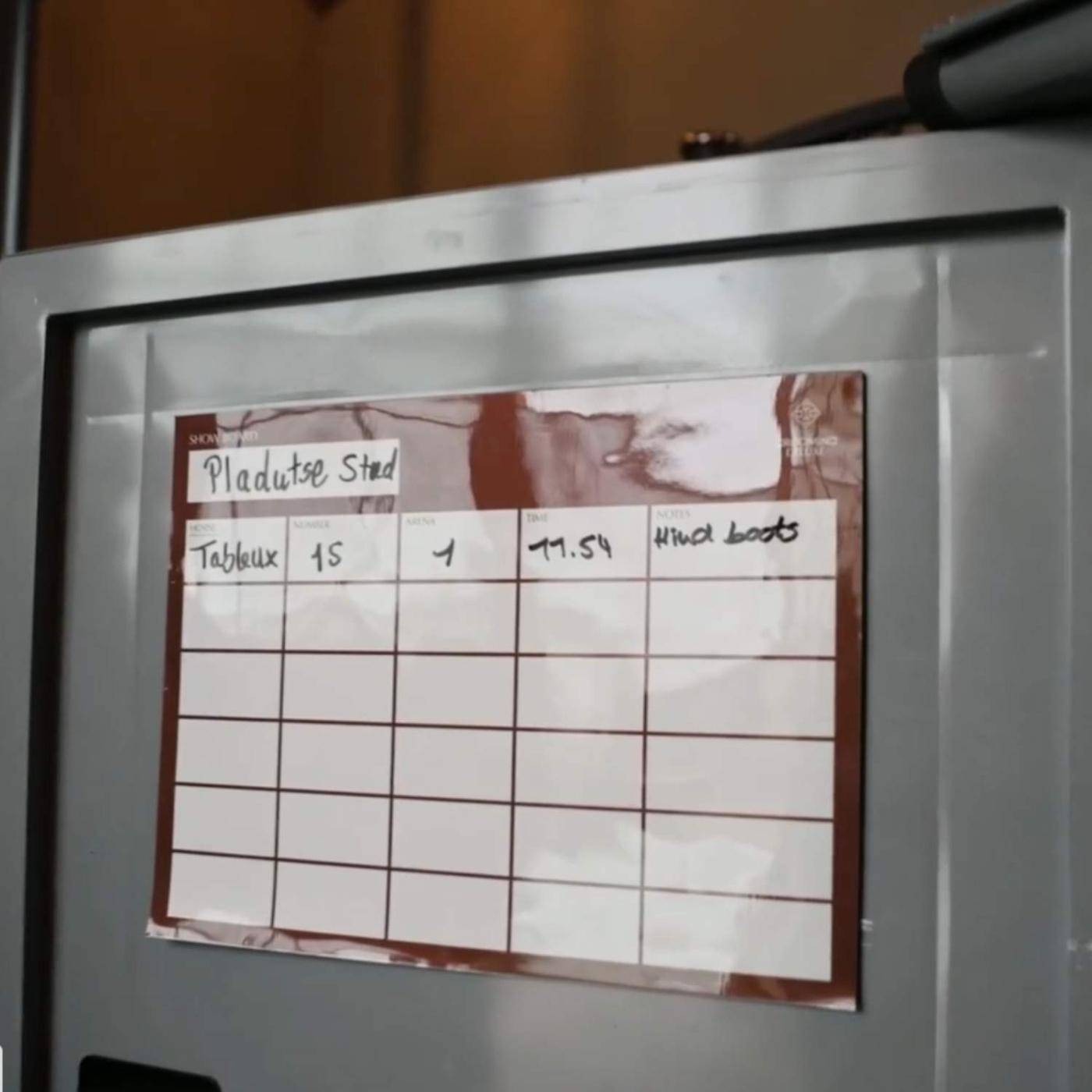 Show Board Magnetic Braun